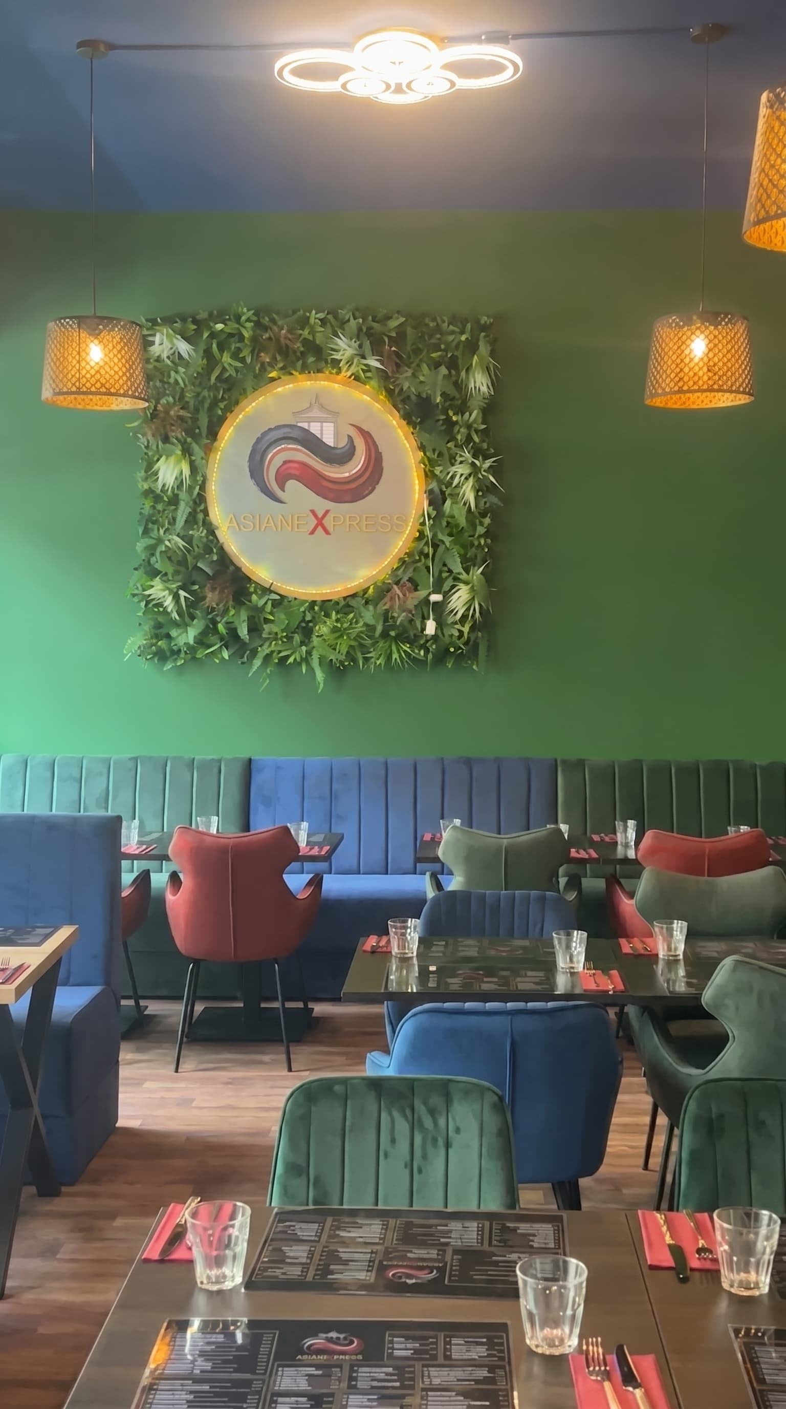 Elegantes Restaurant-Interieur bei Tandoori Flames